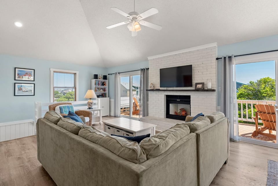 Ocean Blue House in Corolla