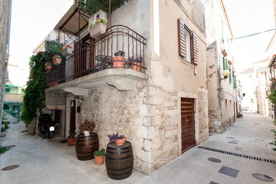 Property building, Day