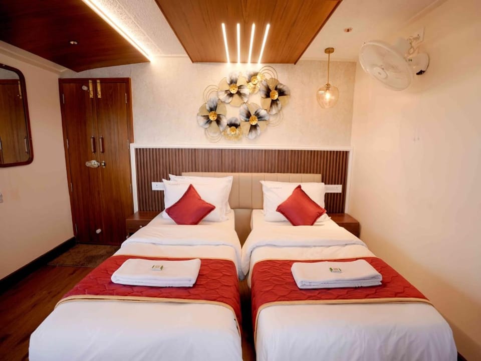 Bed, Photo of the whole room, Bedroom, towels, wardrobe