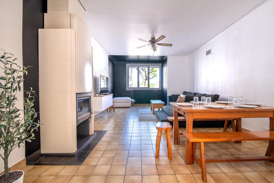 Le Refuge - Maison spacieuse pour familles et professionnels - Proche Puy-du-F ou House in Nouvelle-Aquitaine