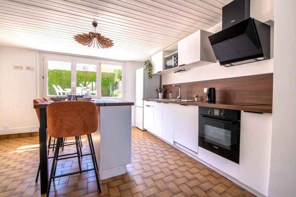 Le Refuge - Maison spacieuse pour familles et professionnels - Proche Puy-du-F ou House in Nouvelle-Aquitaine