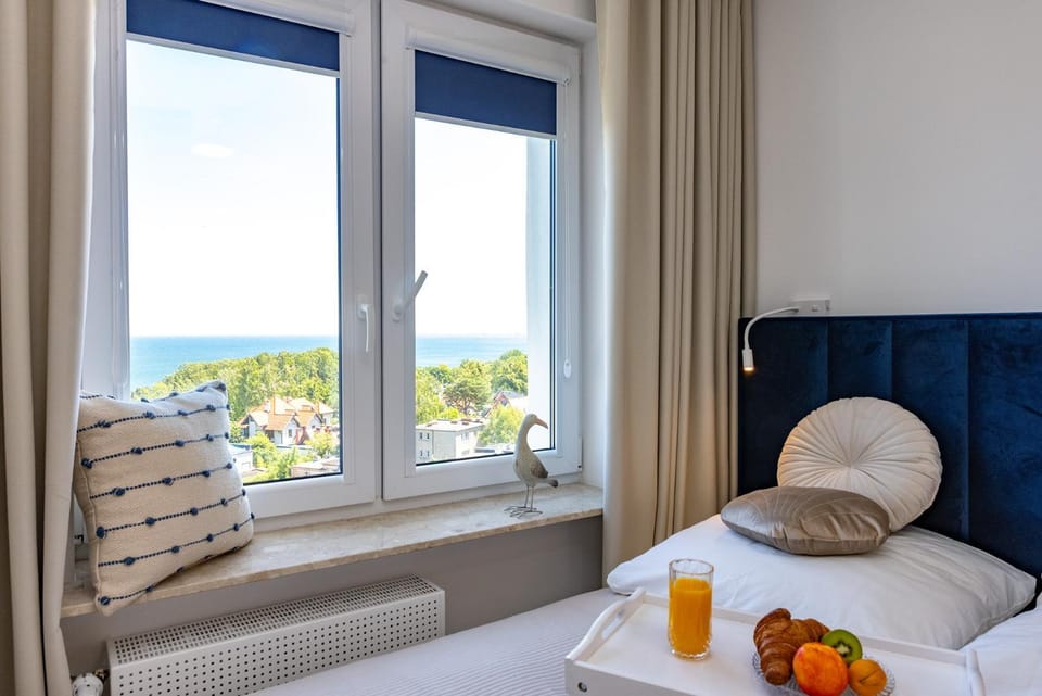 Bed, Natural landscape, View (from property/room), Photo of the whole room, Seating area, Bedroom, Sea view, towels