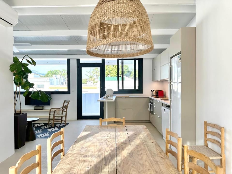 MarbellaMAR Golden Mile Luxury Apartments in the Beach - EaW Homes Apartment in Marbella