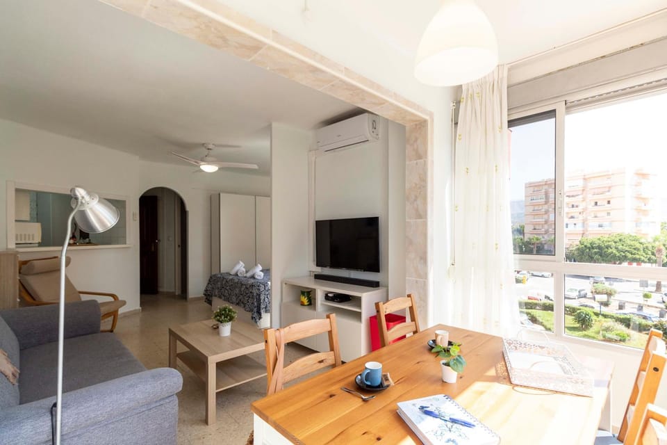 Communal lounge/ TV room, air conditioner