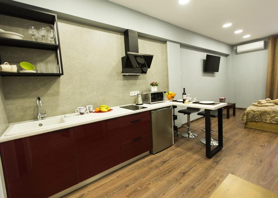 TV and multimedia, Kitchen or kitchenette, Living room