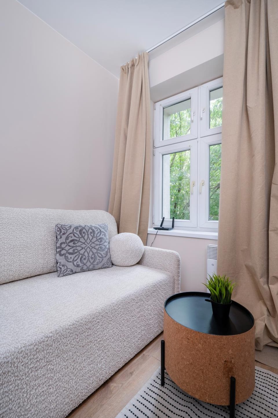 Bed, Living room, Photo of the whole room