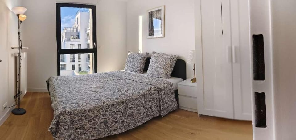 2min walk to metro, Newly Furnished 3 Bed Room, Gustave Roussy Apartment in Île-de-France