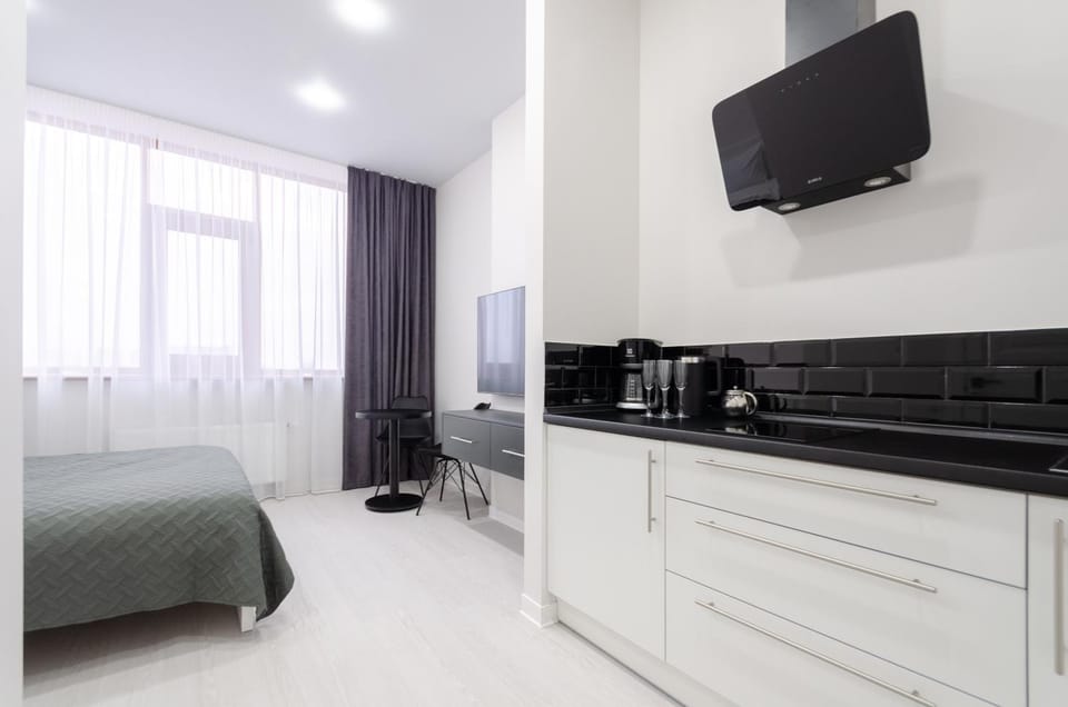 Bed, TV and multimedia, Kitchen or kitchenette, Bedroom