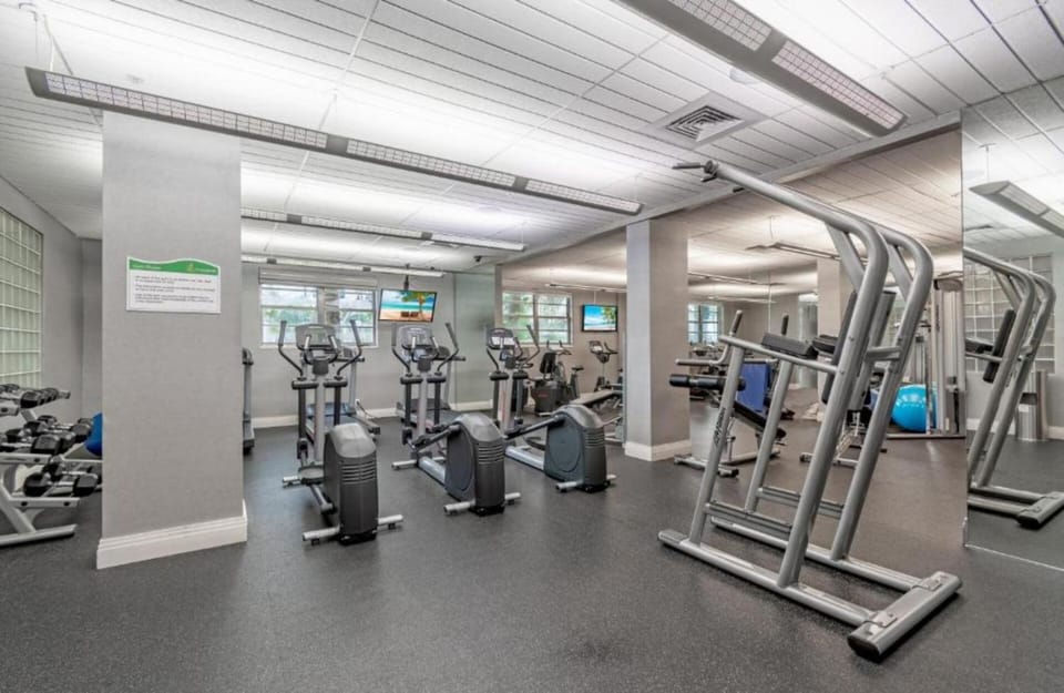 Condo w/2 Queen beds & Ocean View | Tides Apartment in Hollywood Beach