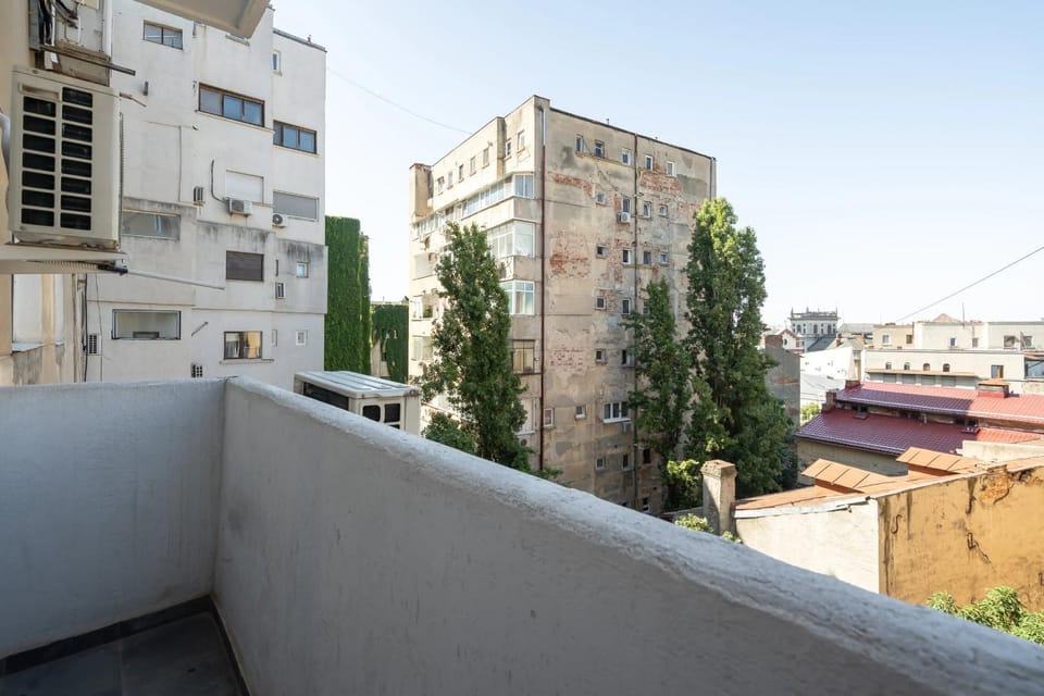 Property building, Day, City view