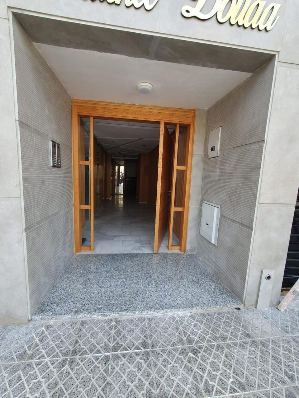 Facade/entrance