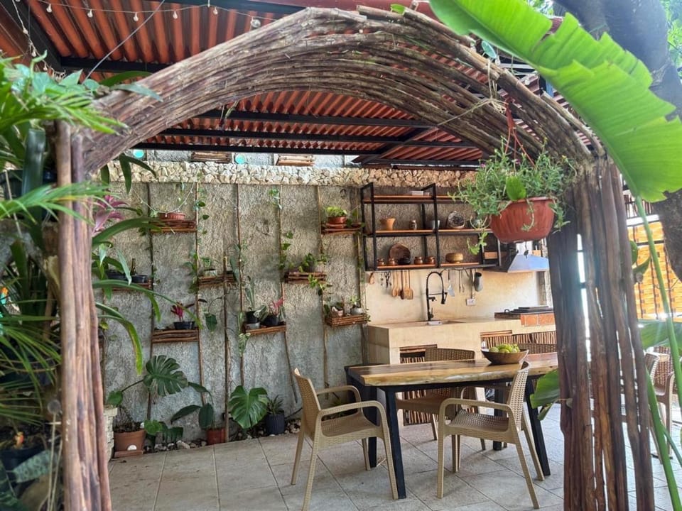 Garden, Communal kitchen