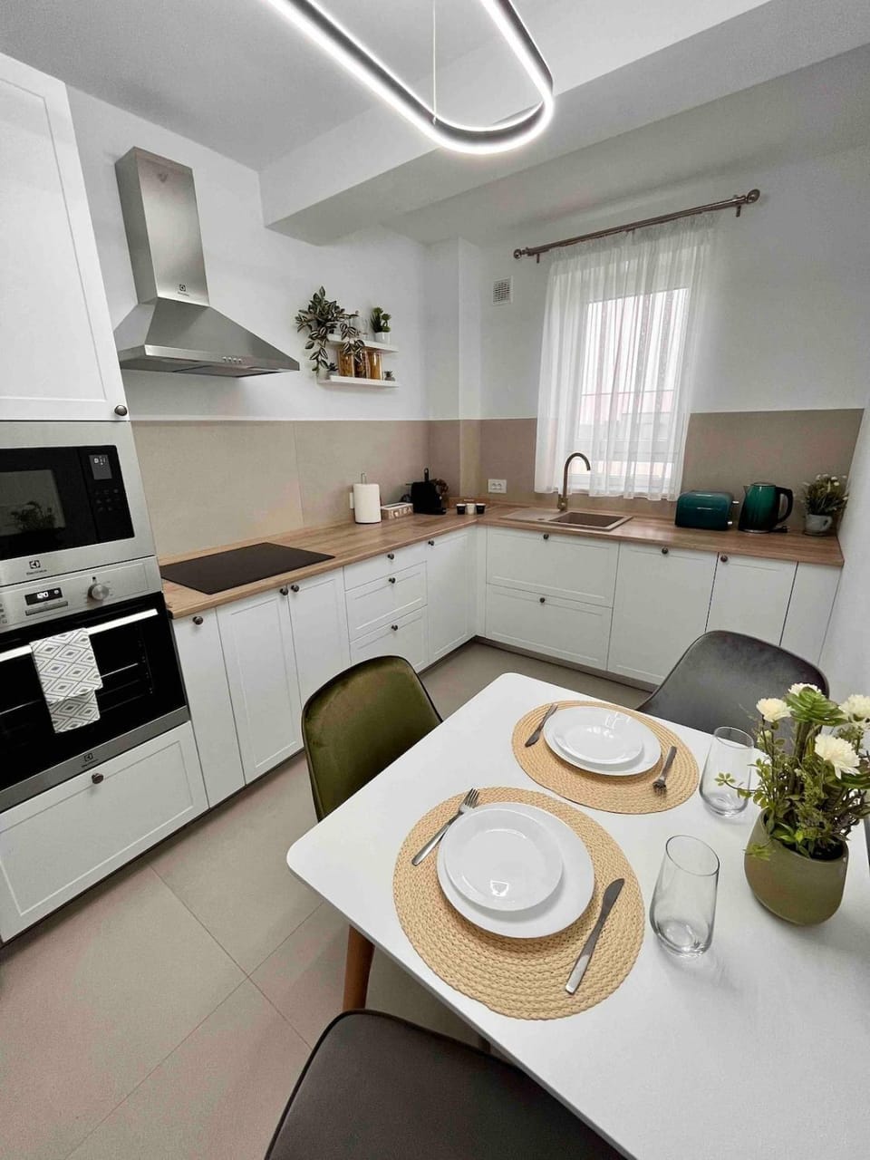 Quiet Deluxe Suite Coresi - Free Parking Apartment in Brasov