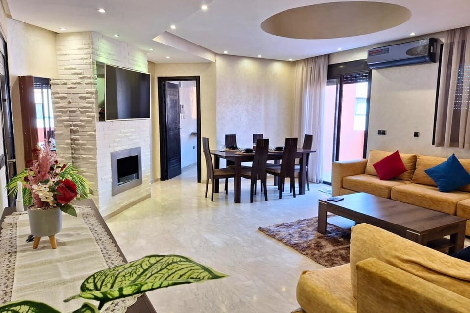 TV and multimedia, Living room, Dining area, air conditioner
