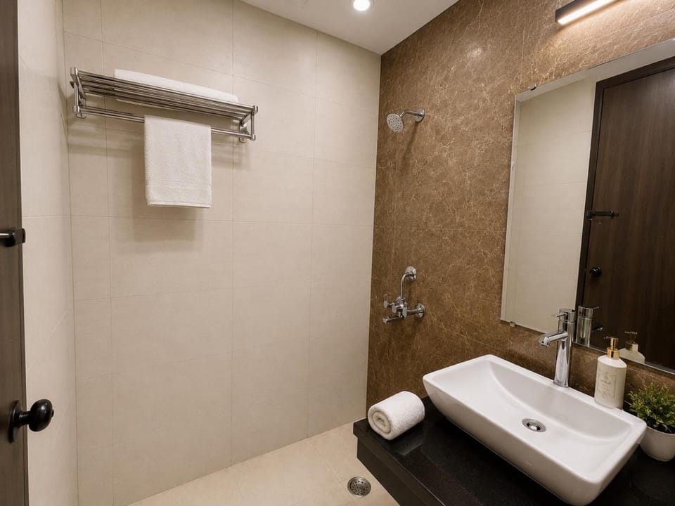 Luxury Stays by Chalo Chaley Apartment in Noida