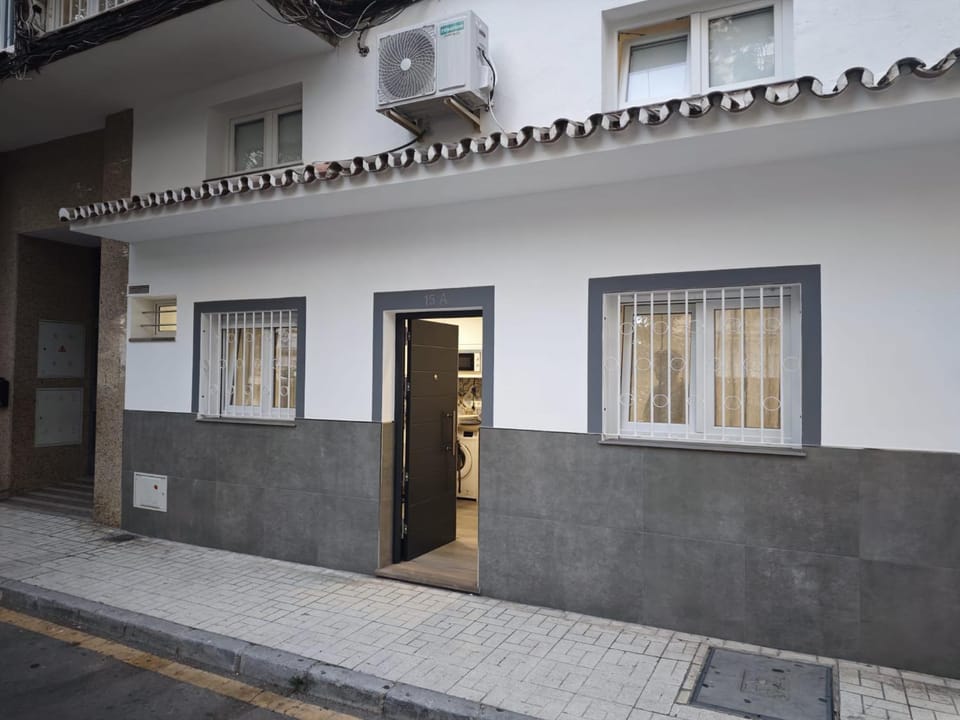 Property building, Facade/entrance
