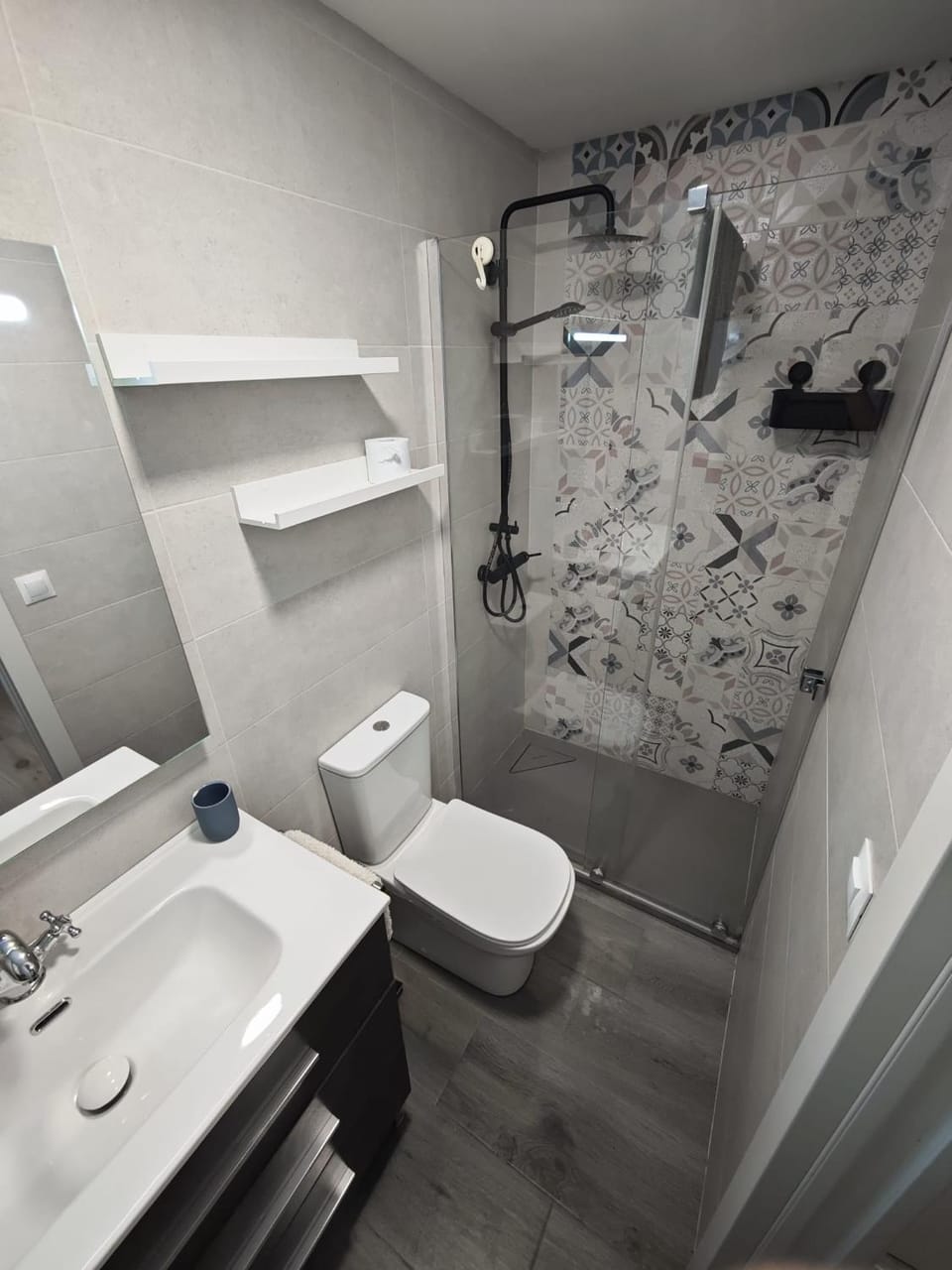 Shower, Bathroom, towels