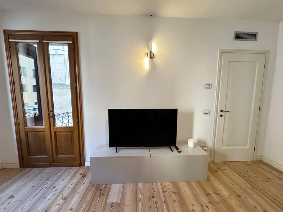 Communal lounge/ TV room, TV and multimedia, Evening entertainment