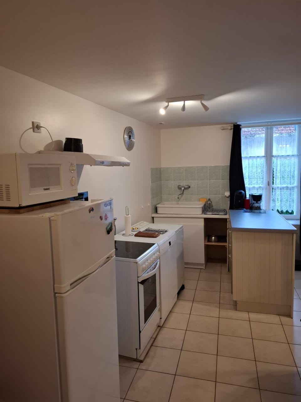 Coffee/tea facilities, Parking, dishwasher, stove, washing machine, kitchen