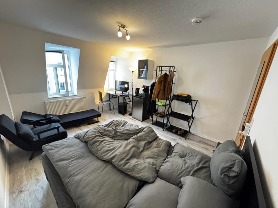 The Black Room Bed and Breakfast in Freital