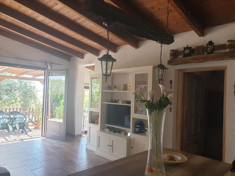 TV and multimedia, Evening entertainment, Garden view, Inner courtyard view