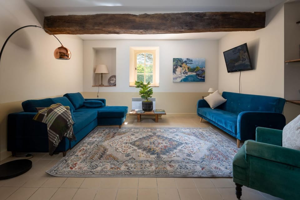 TV and multimedia, Living room, Seating area
