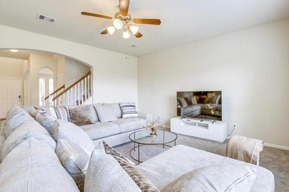 Covered Patio & Spacious Yard: Houston Area Home! House in Houston