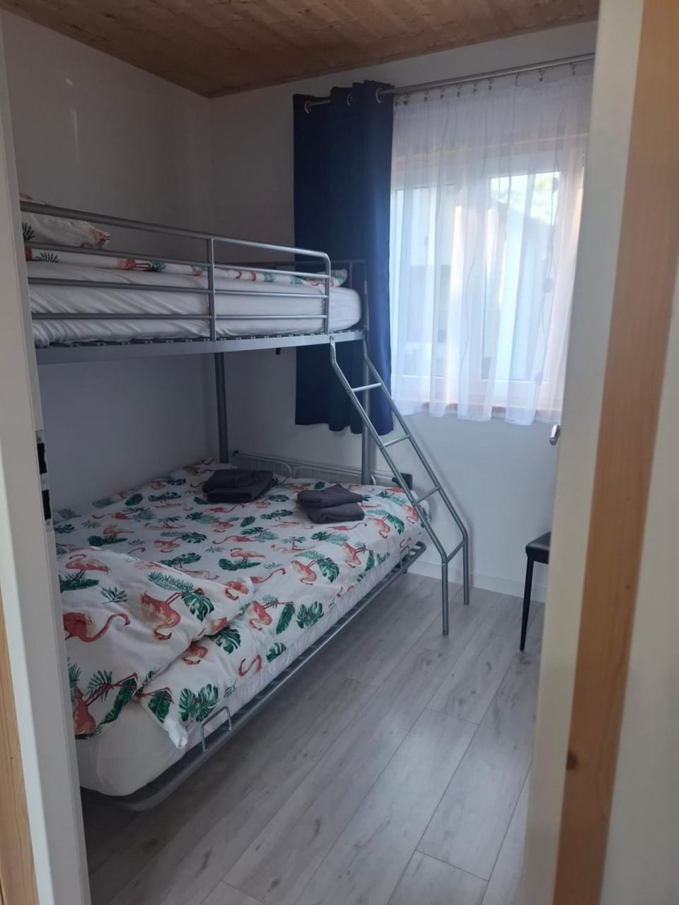 Photo of the whole room, Bedroom, bunk bed