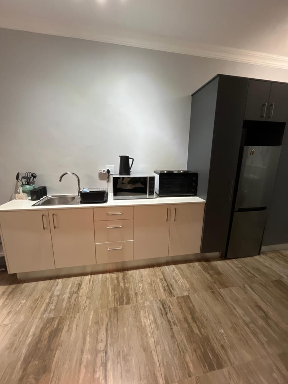 Spacious Bachelor Die Boord Apartment in Stellenbosch