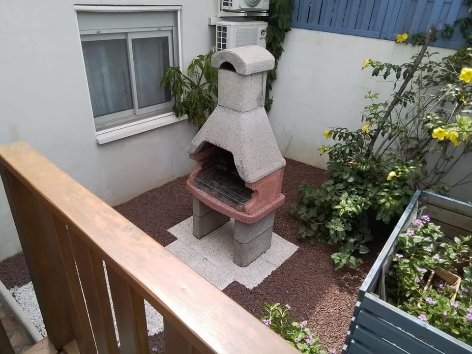 Appartement confortable avec terrasse et accès direct piscine - FR-1-786-49 House in Réunion
