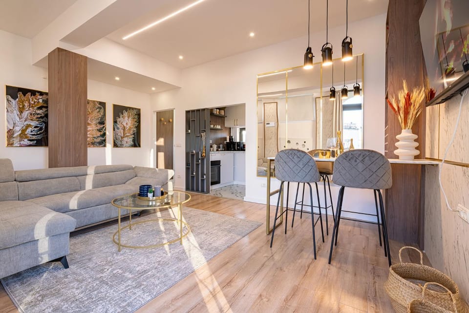Kitchen or kitchenette, Living room