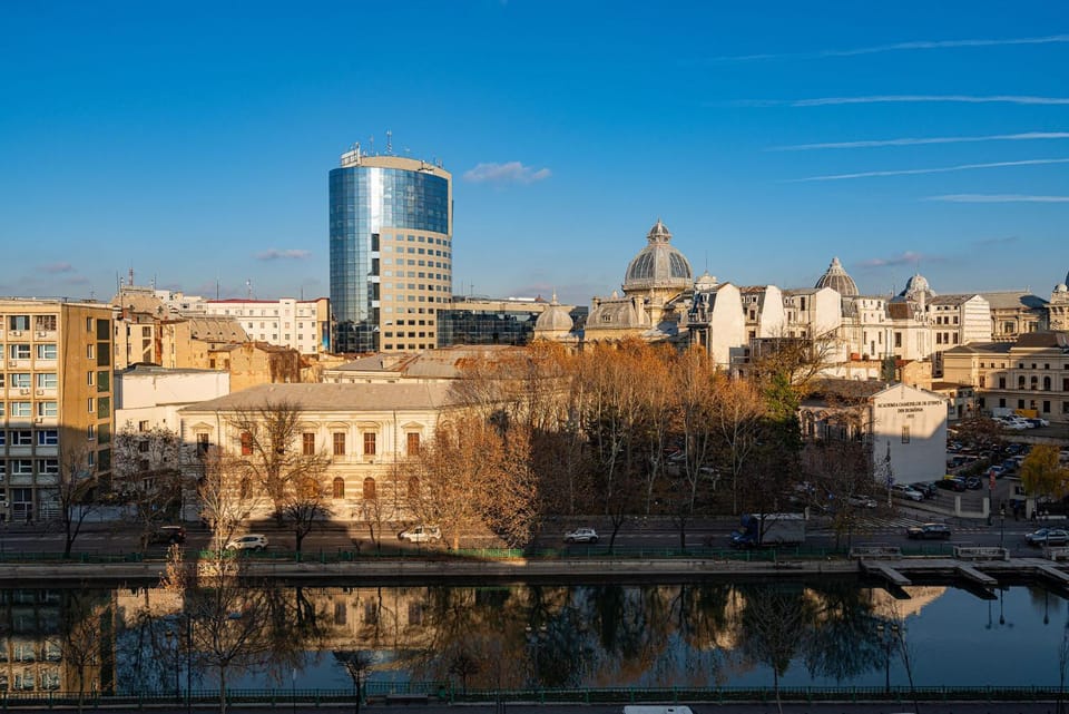 Property building, Day, City view