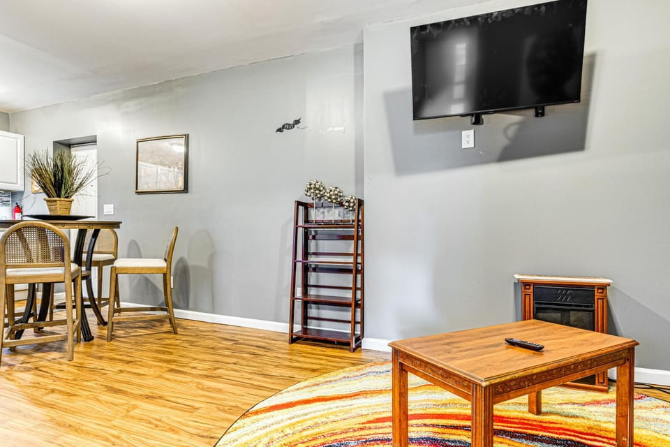 4 Mi to Dtwn Indianapolis: Quiet Apartment w/ Yard Apartment in Indianapolis