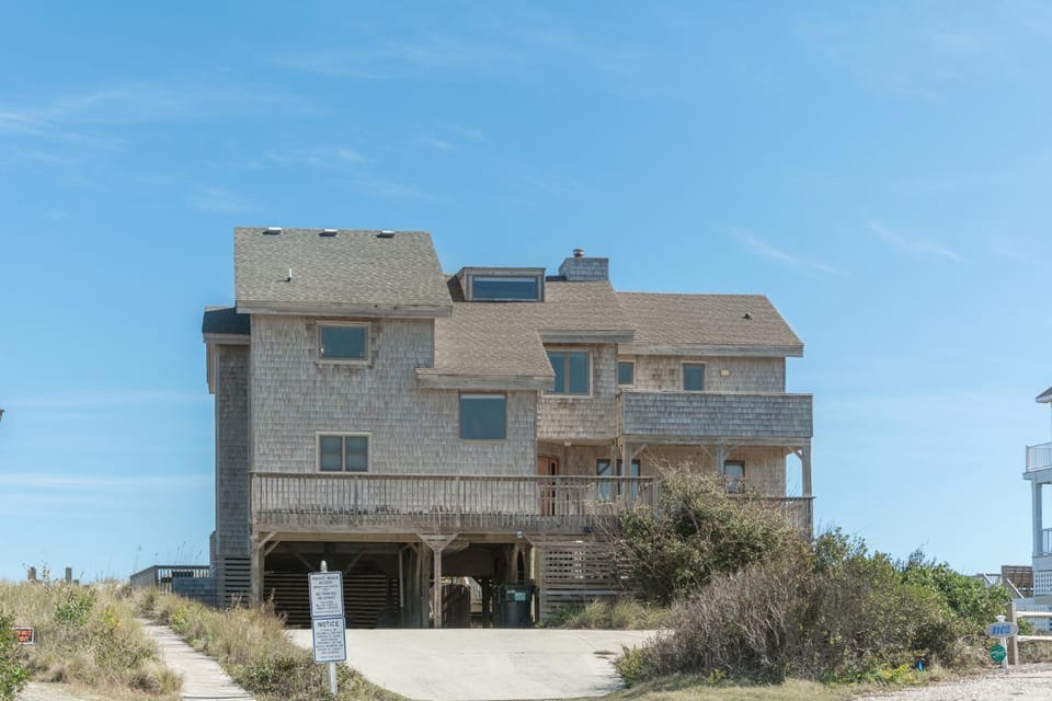 Schools Out House in Corolla
