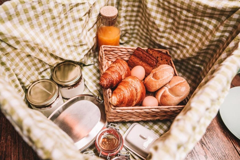 Breakfast, Continental breakfast