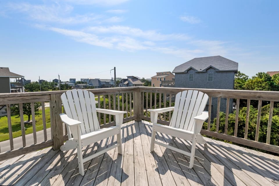 Sea Breeze Blue House in Outer Banks