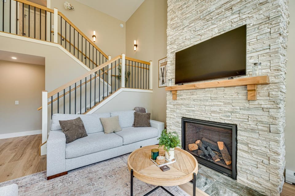 Burke Mtn | Slopeside | Bike Park & Trails Access House in Burke