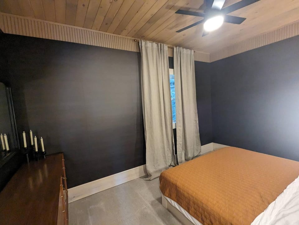 Photo of the whole room, Decorative detail, Bedroom