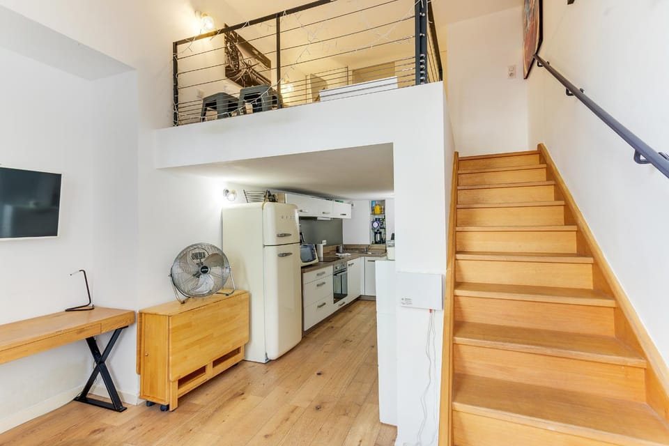 TV and multimedia, Kitchen or kitchenette