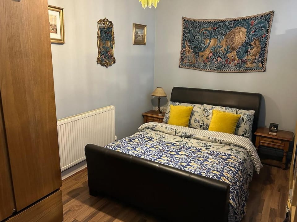 Quirky town centre apartment with river terrace Apartment in Macclesfield