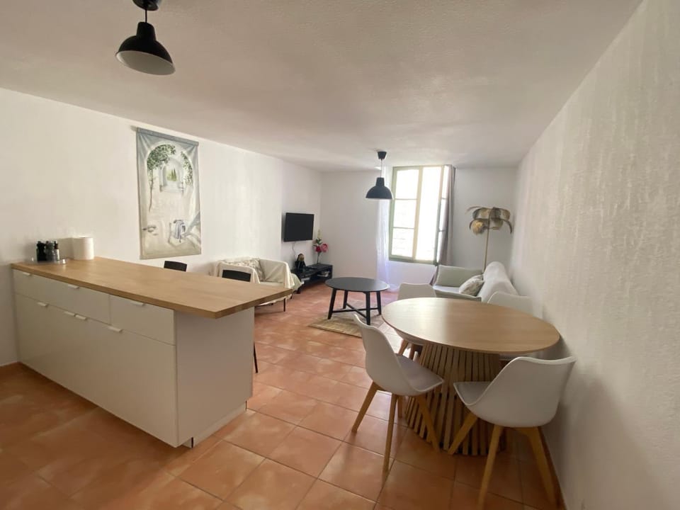 By Elodie T2 cosy vieux Hyères-Parcours des arts Apartment in Hyères