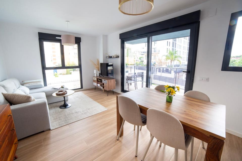 TV and multimedia, Kitchen or kitchenette, Living room, Seating area, Dining area