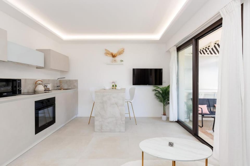 Elegant studio in Cap d'Antibes - Wifi - Clim et parking Apartment in Antibes