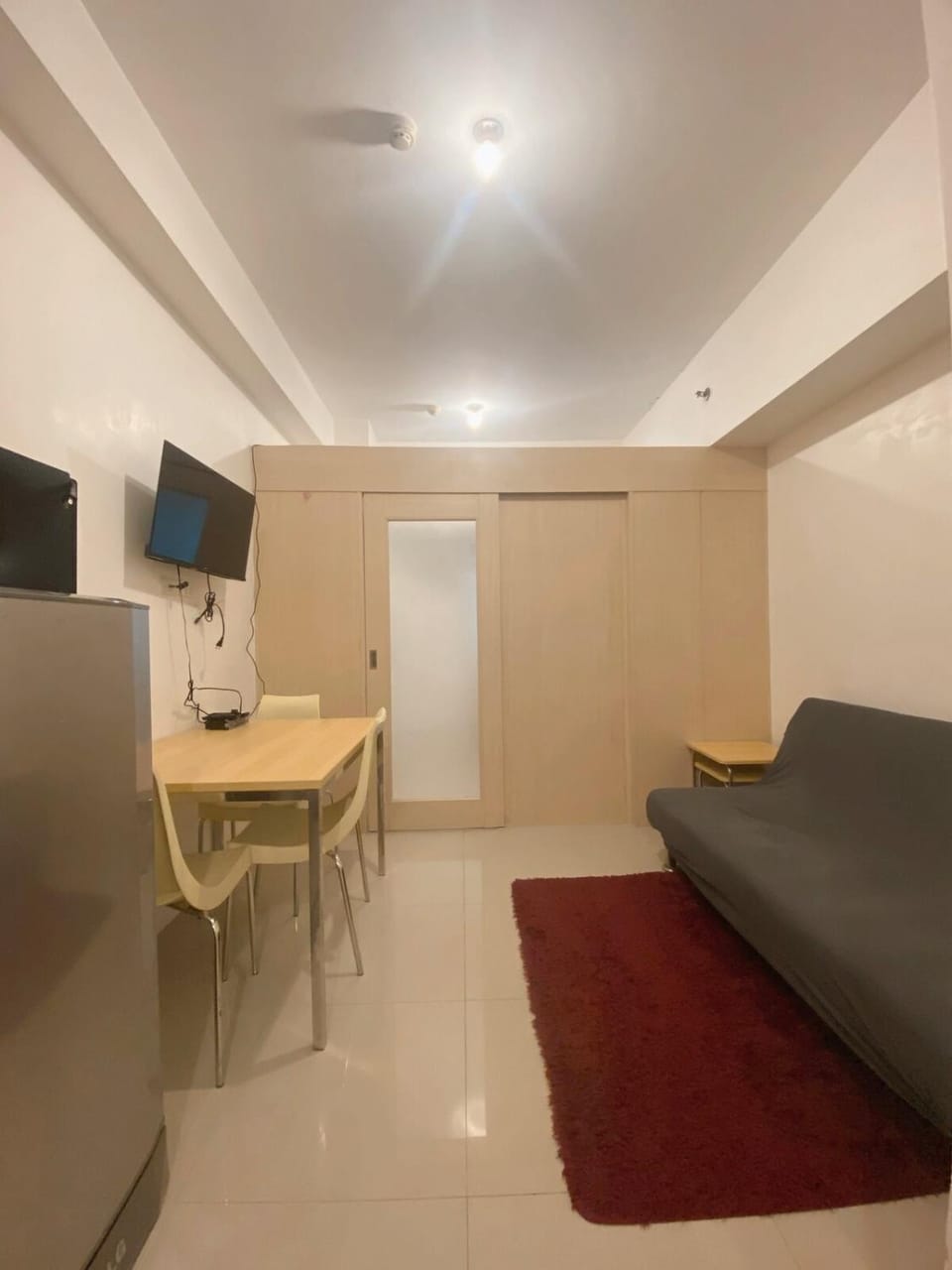 Light Residence Condo with Pool View Apartment in Mandaluyong