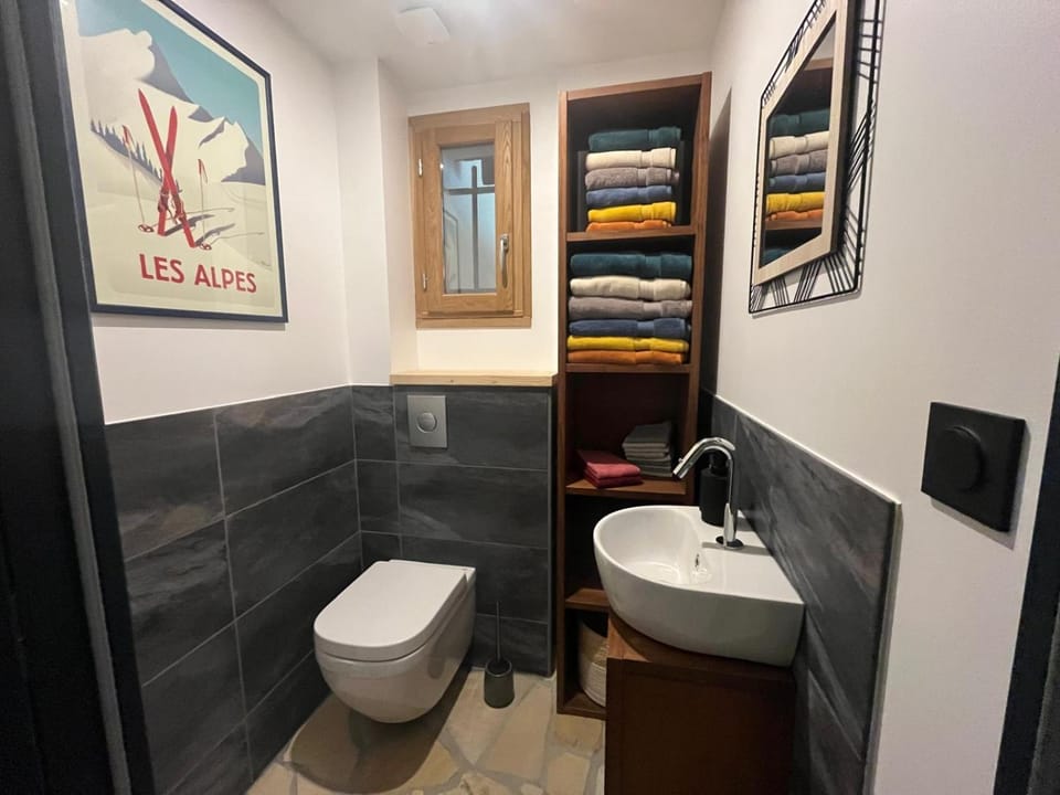 Gîtes du Grand Replomb, Piscine et Jacuzzi House in Auvergne-Rhône-Alpes