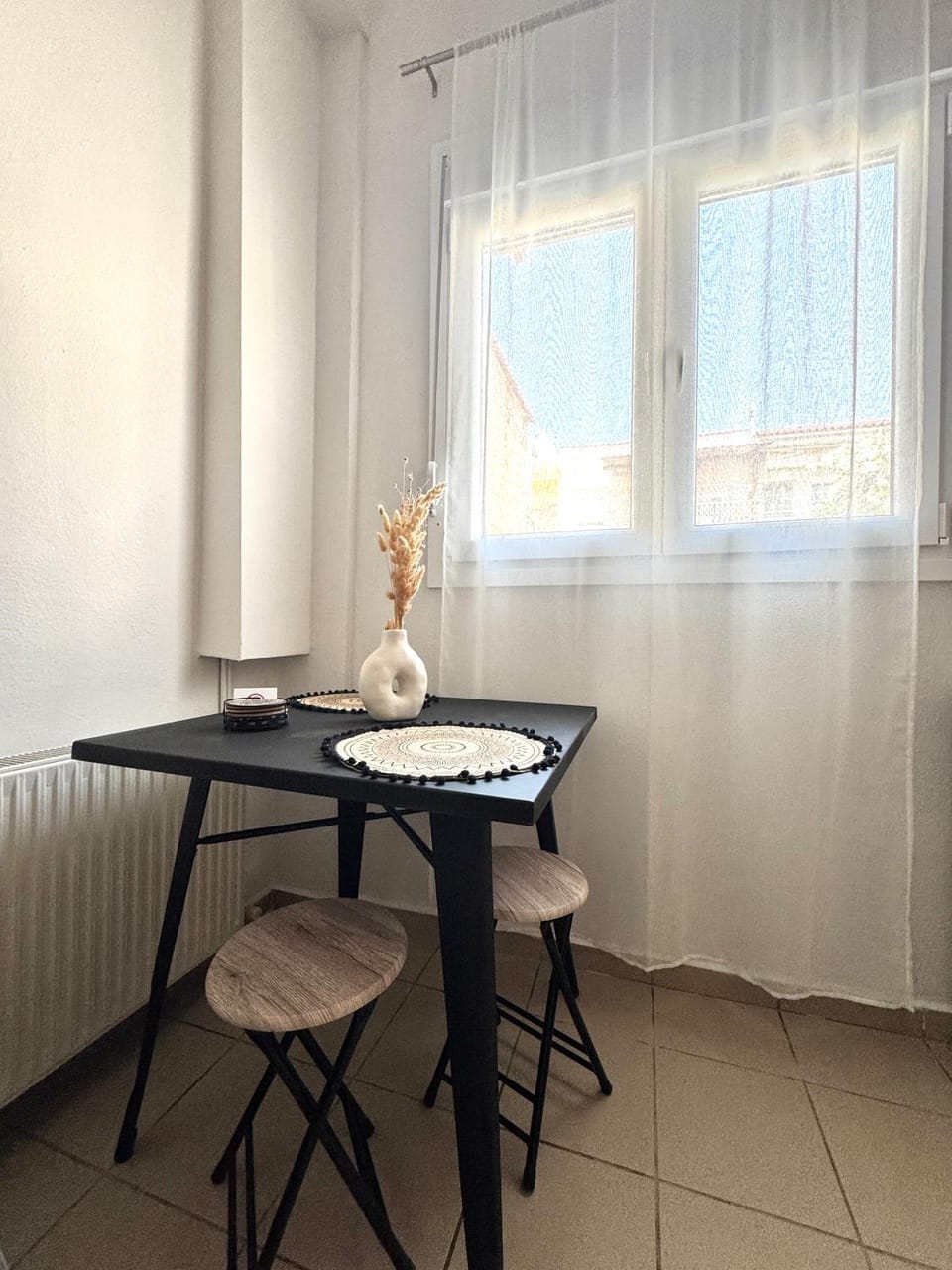 Dining area, kitchen