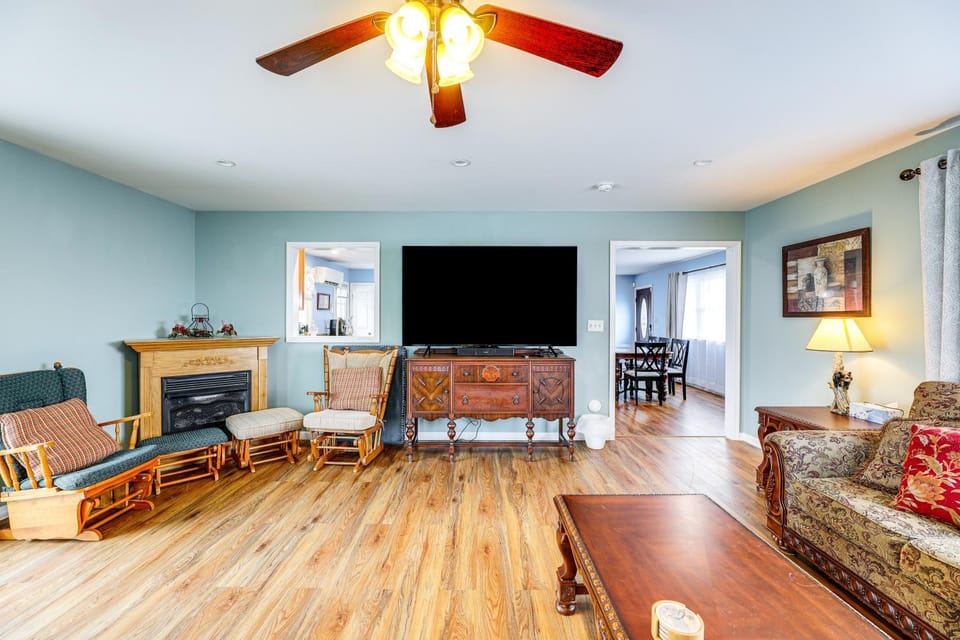 Getaway on 1/2 Acre w/ Deck in Georgetown House in Sussex County