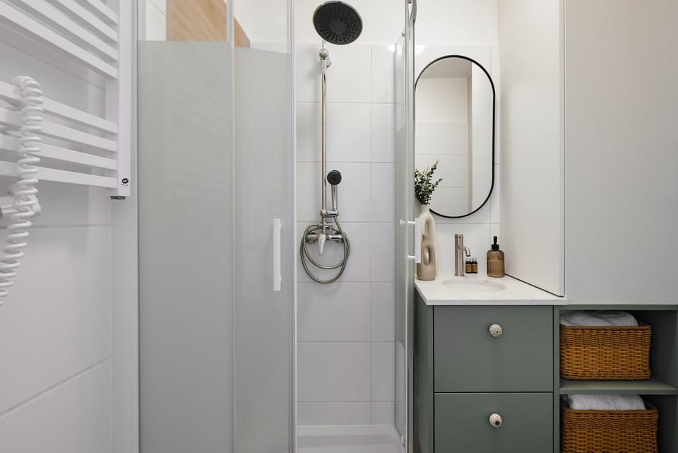Shower, Bathroom