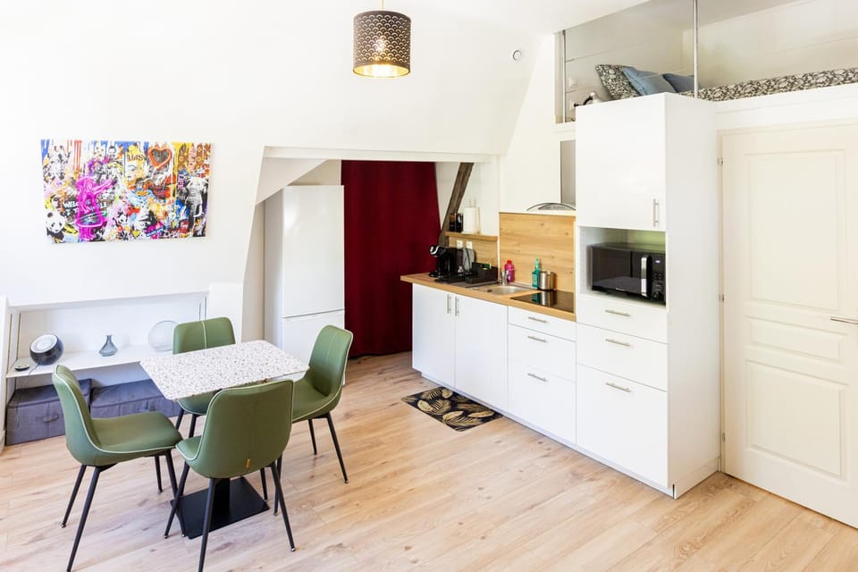 Decorative detail, Dining area, microwave, oven, kitchen