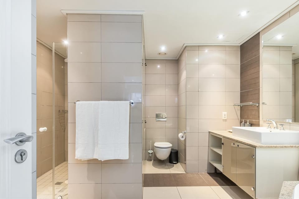 Shower, Toilet, Bathroom, towels